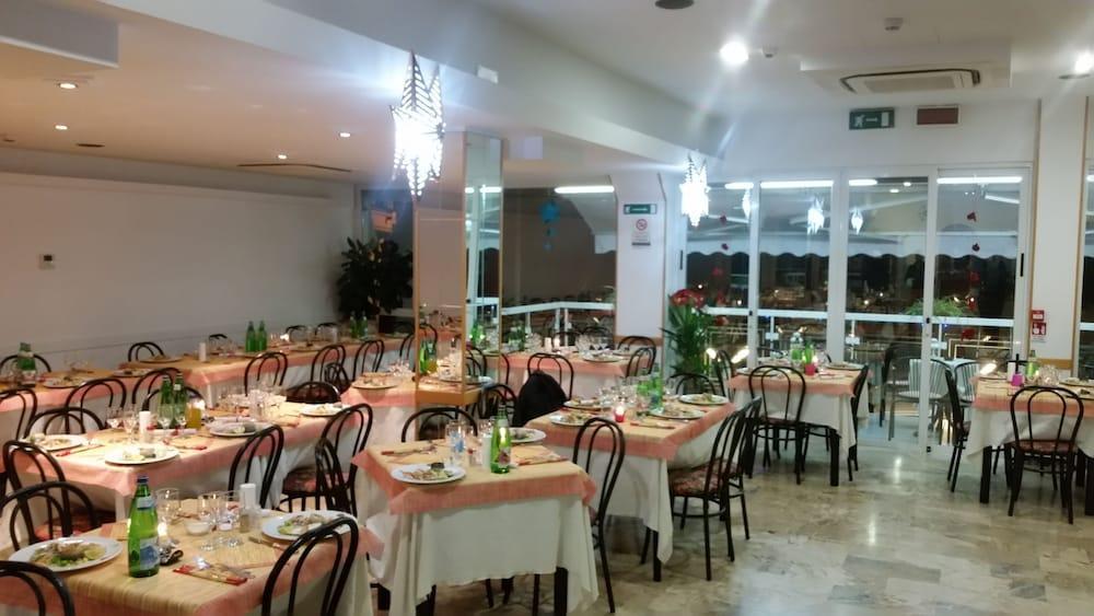 Hotel Zurigo Rimini Exterior photo