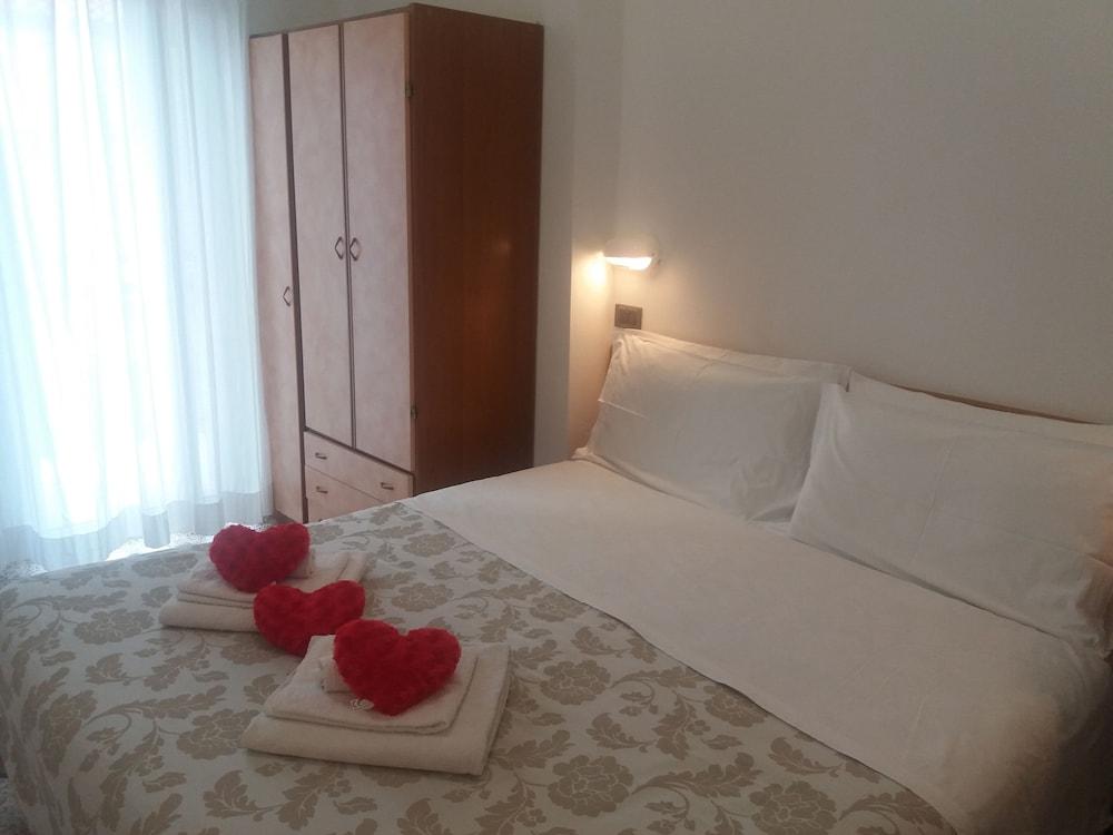 Hotel Zurigo Rimini Exterior photo