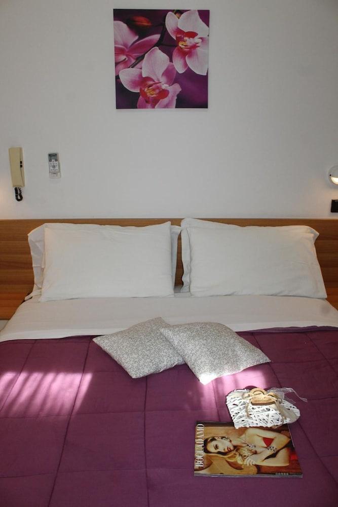 Hotel Zurigo Rimini Exterior photo