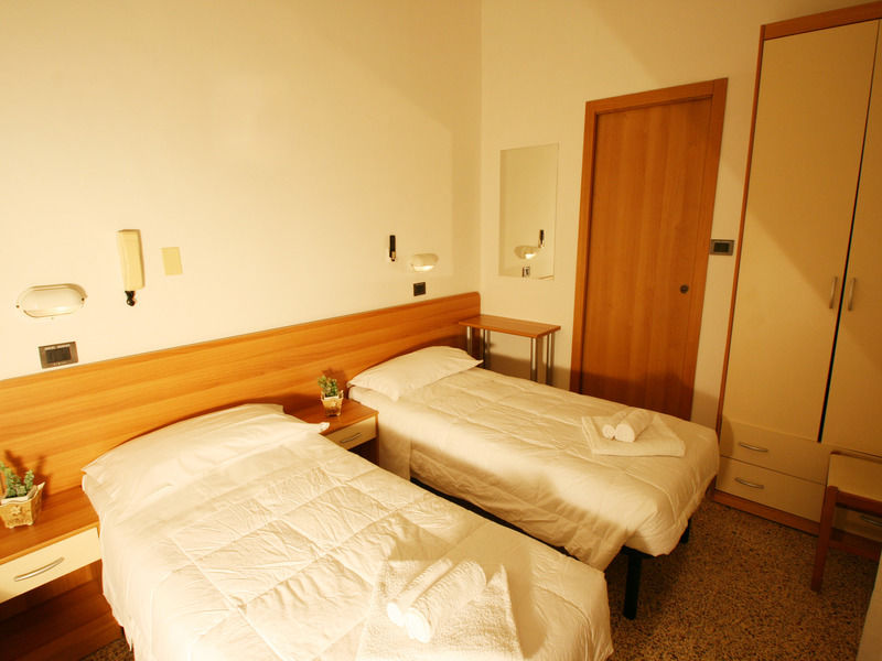 Hotel Zurigo Rimini Exterior photo